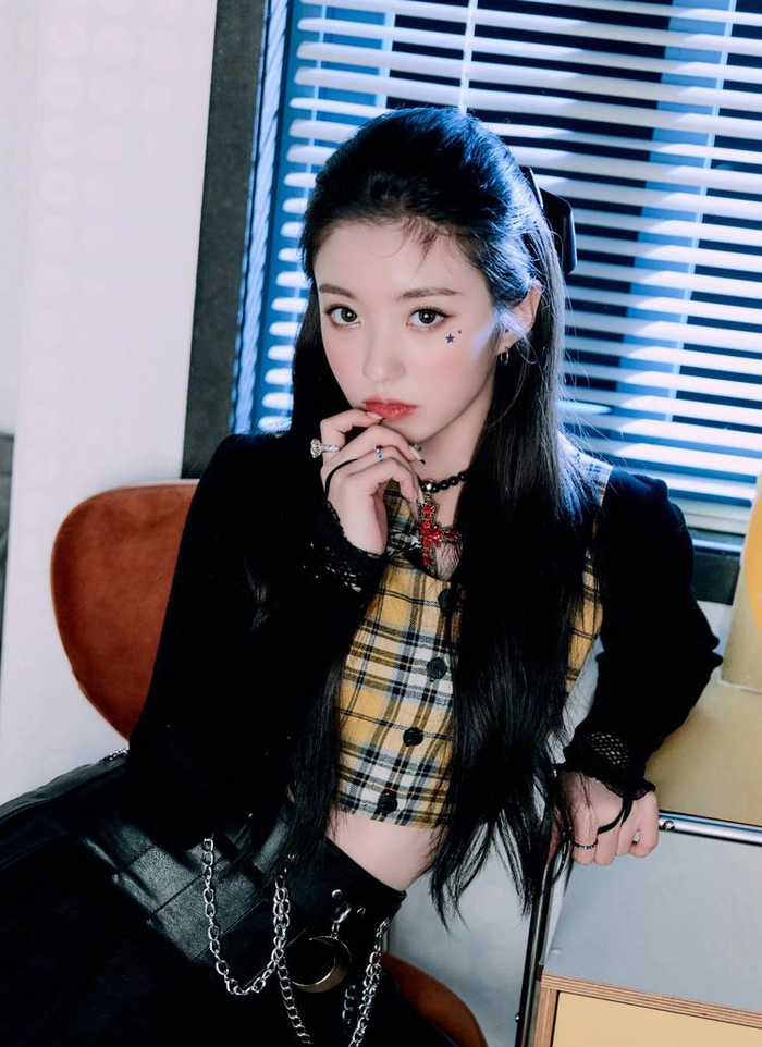 Kang Yeseo