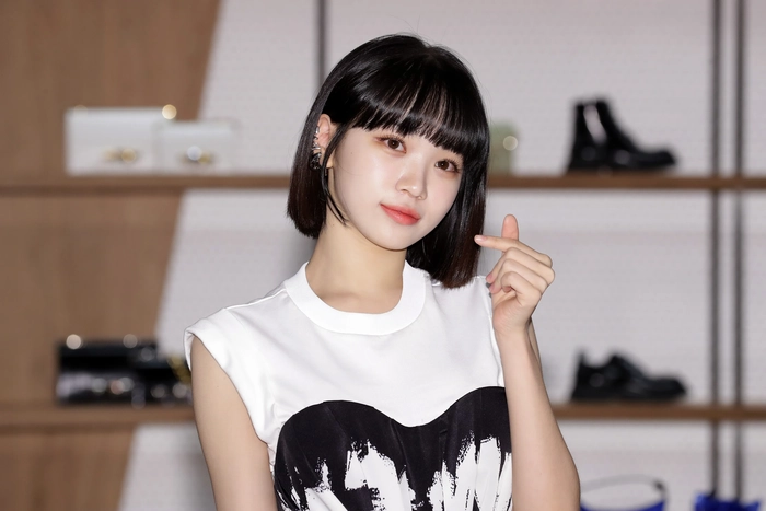 Kim Chaewon