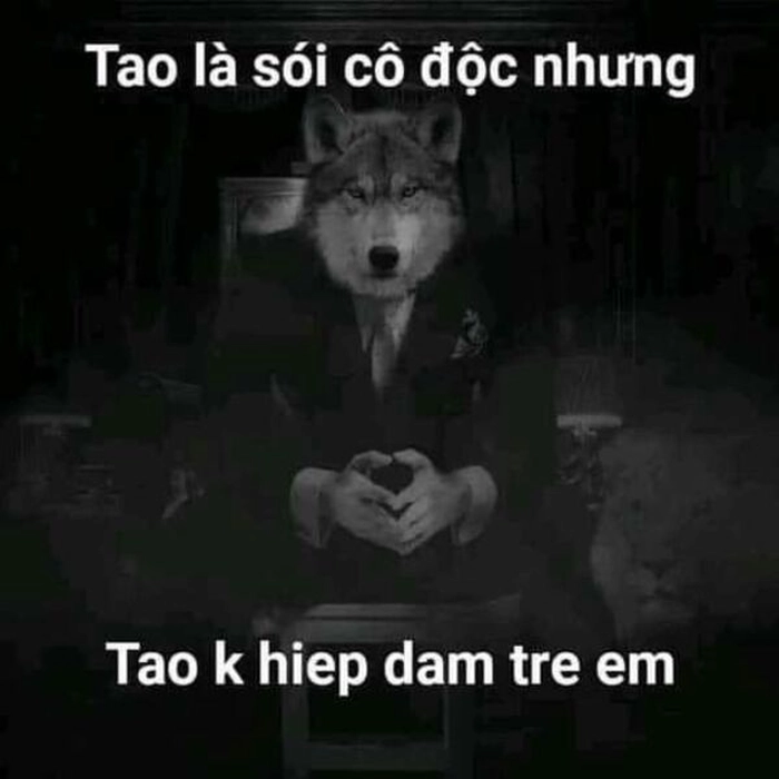 Meme 3 con sói cười mặn mòi