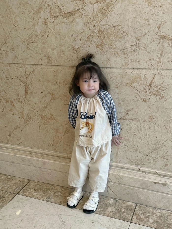 Ảnh bé Pam cute dễ thương đáng yêu