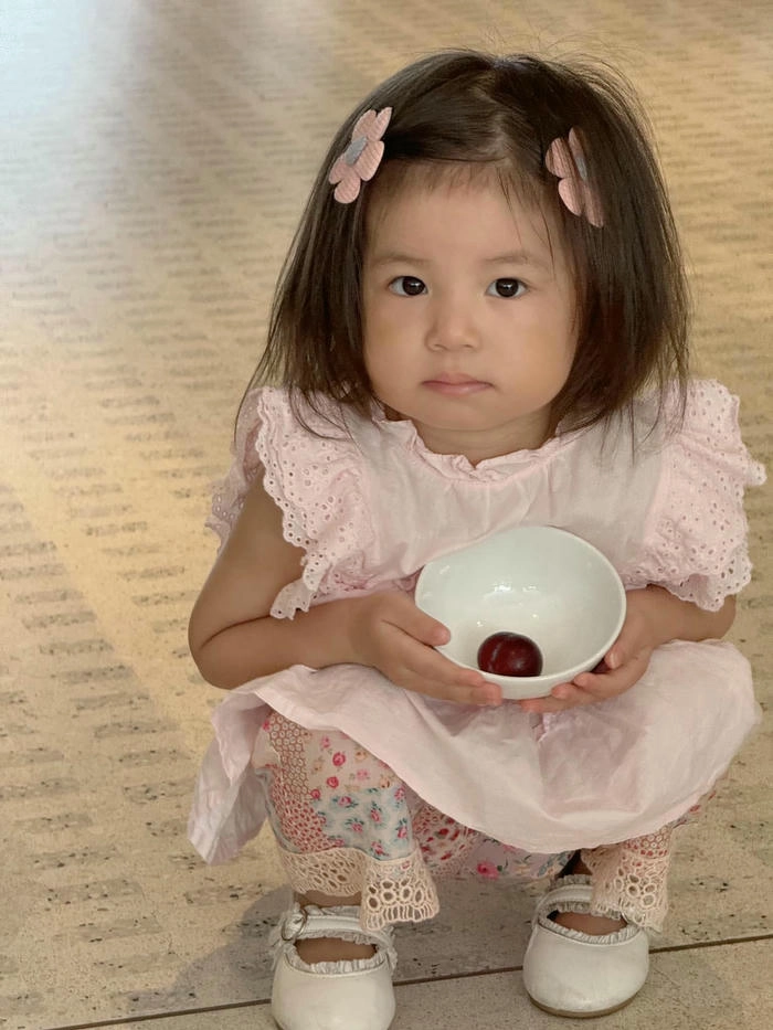 Ảnh bé Pam cute siêu đáng yêu