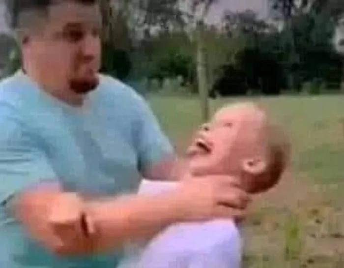 Ảnh chế meme bóp cổ