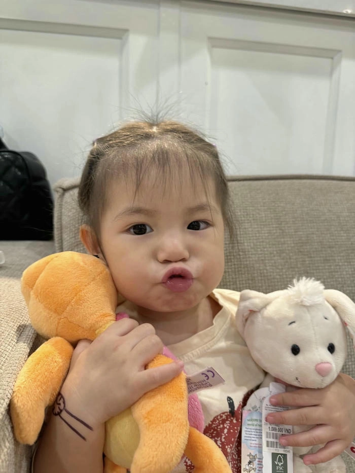 Ảnh của bé Pam cute chế hài