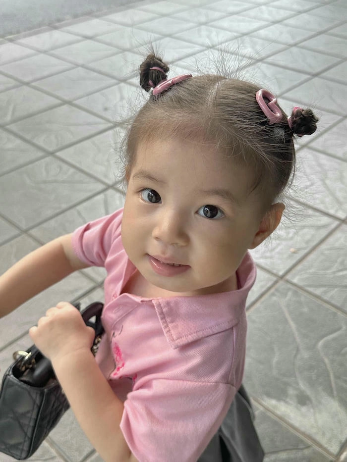 Ảnh em bé Pam cute đáng yêu
