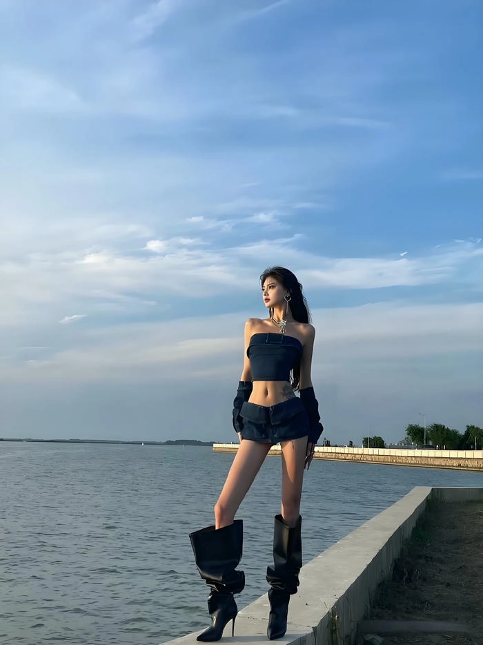 Ảnh gái xinh Trung Quốc chân dài thần thái