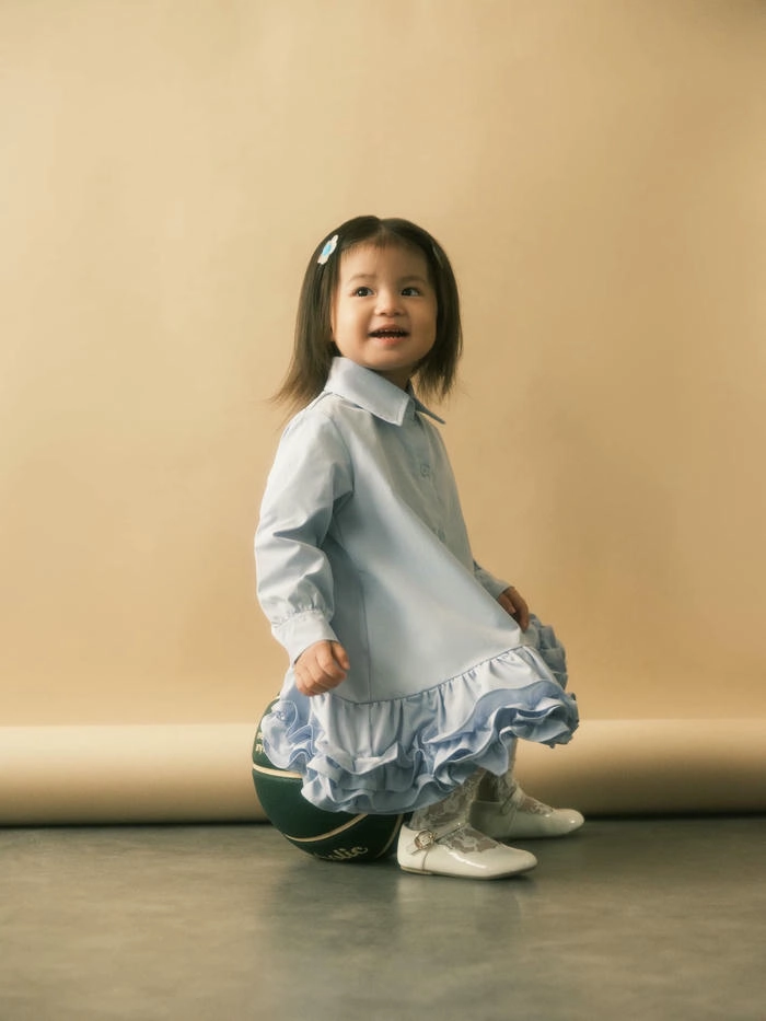 Hình ảnh bé Pam cute dễ mến