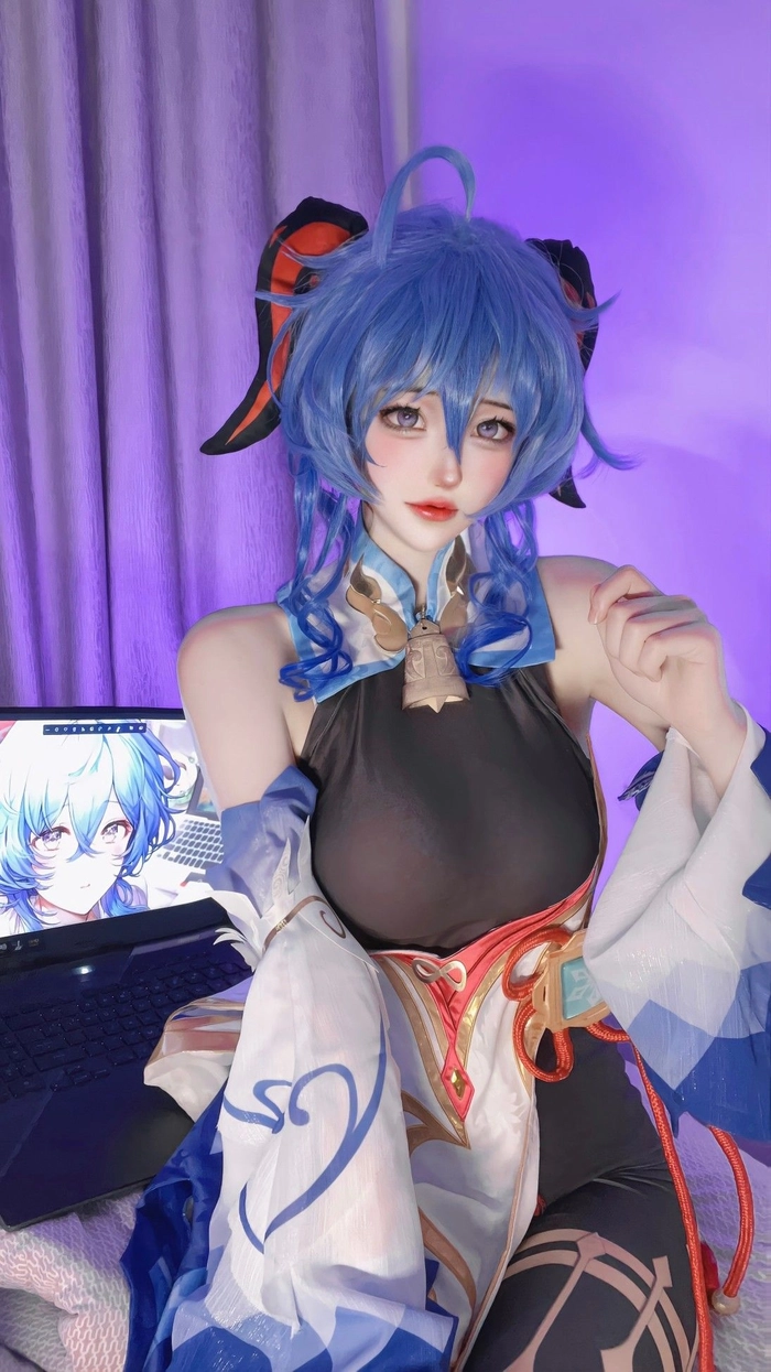 Ảnh cosplay nhân vật nữ Genshin Impact