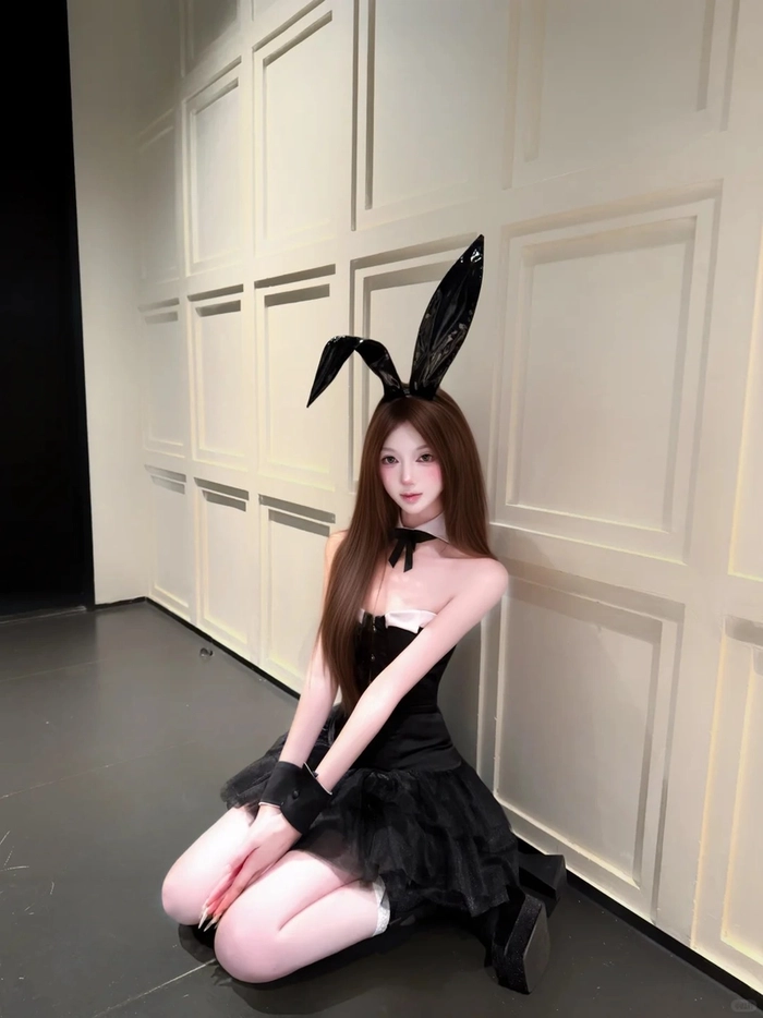 Ảnh cosplay thỏ đen đáng yêu