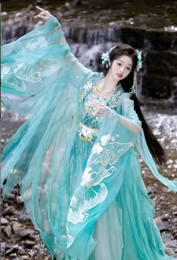 Ảnh gái xinh Trung Quốc cổ trang nhẹ nhàng