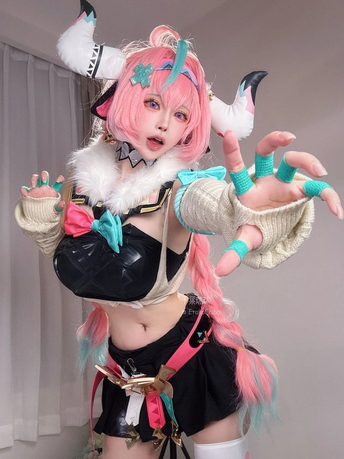 Ảnh gái xinh Trung Quốc cosplay mang cảm hứng anime