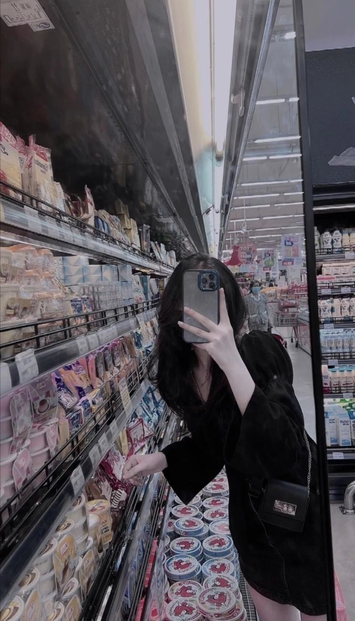 Ảnh gái xinh che mặt bằng điện thoại góc chụp đẹp