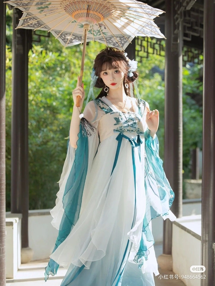 Ảnh gái xinh cổ trang Trung Quốc đậm nét Á Đông