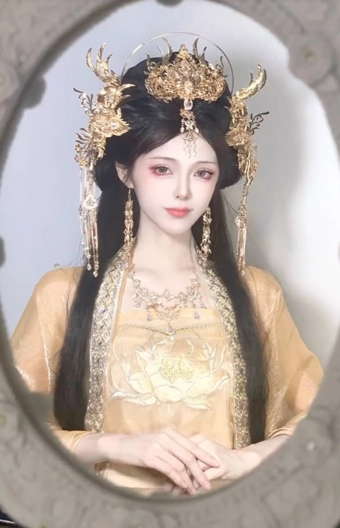 Ảnh gái xinh cổ trang Trung Quốc mang vẻ nền nã