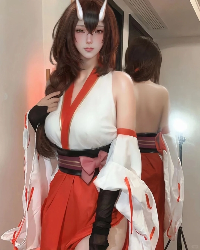 Ảnh gái xinh cosplay One Piece đầy màu sắc