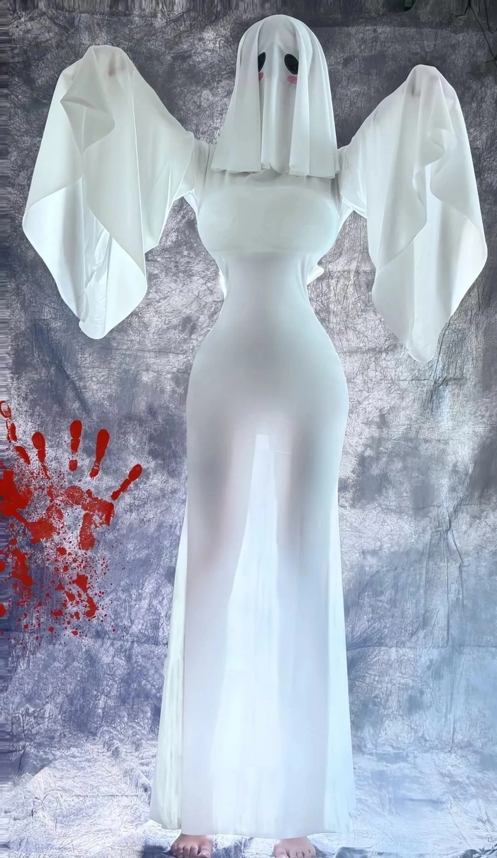 Ảnh gái xinh cosplay ma áo trắng nghệ thuật