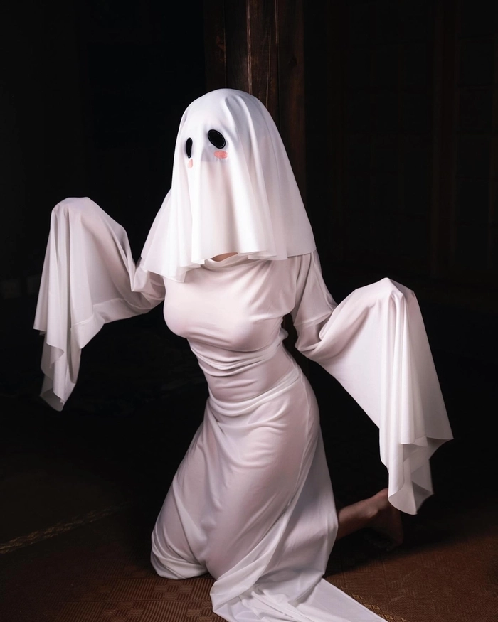 Ảnh gái xinh cosplay ma nữ đầy mê hoặc