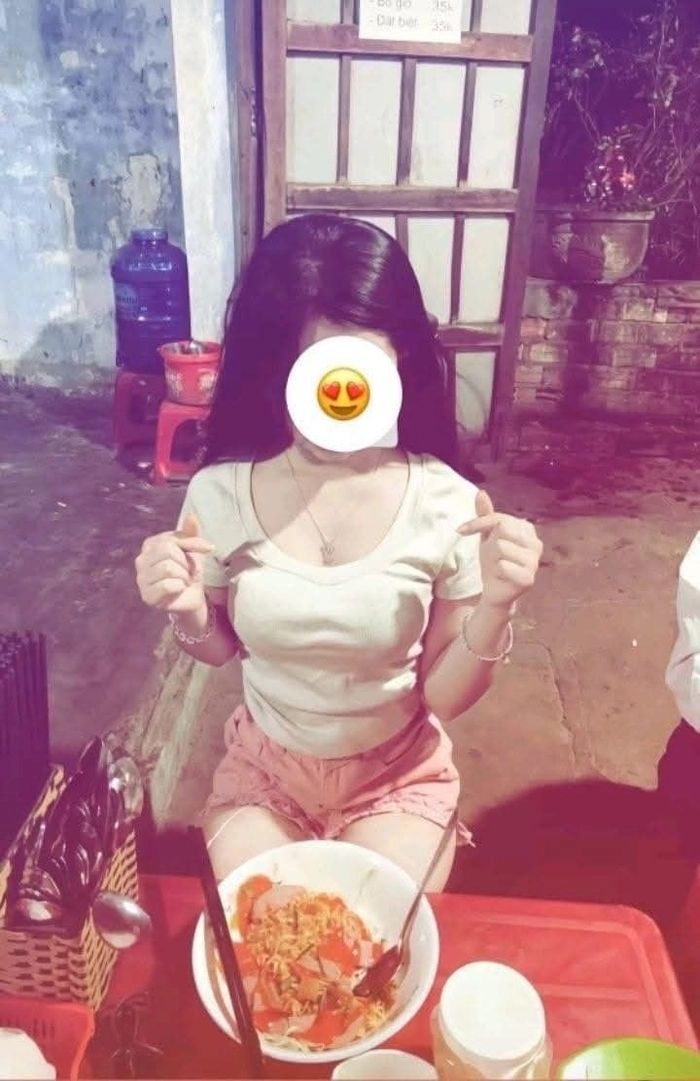 Ảnh gái xinh cute che mặt cuốn hút nhẹ nhàng