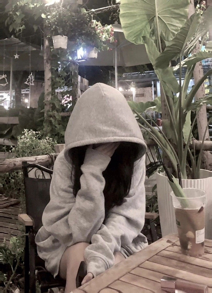 Ảnh gái xinh cute che mặt nhẹ nhàng tinh tế