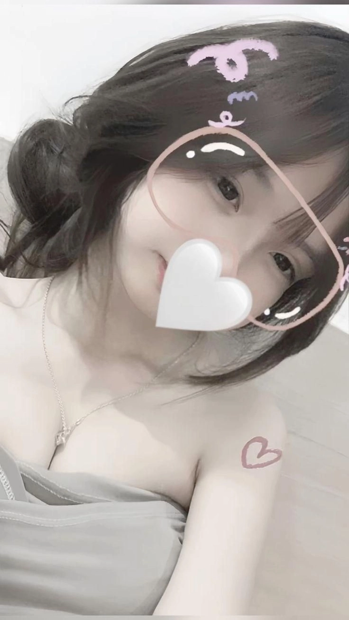 Ảnh gái xinh cute che mặt tinh tế