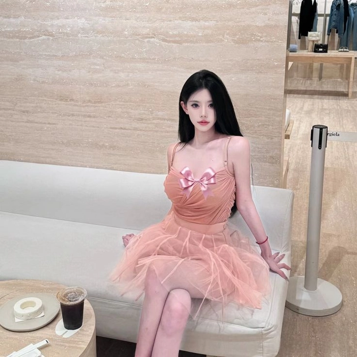 Ảnh gái xinh mặc pinky sexy hài hòa
