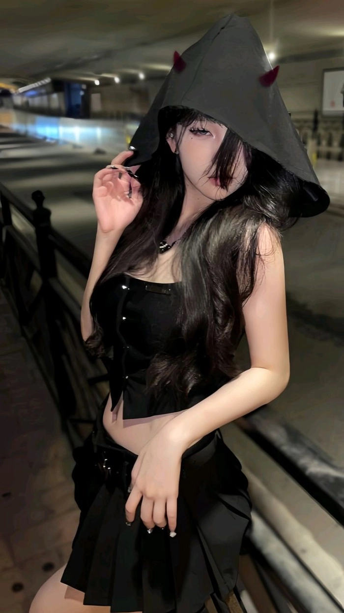 Ảnh gái xinh mặc váy thanh lịch