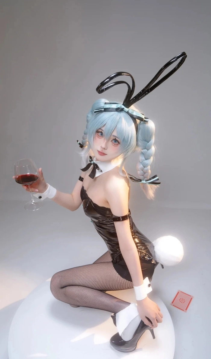 Cosplay nàng thỏ ngọt ngào đáng yêu