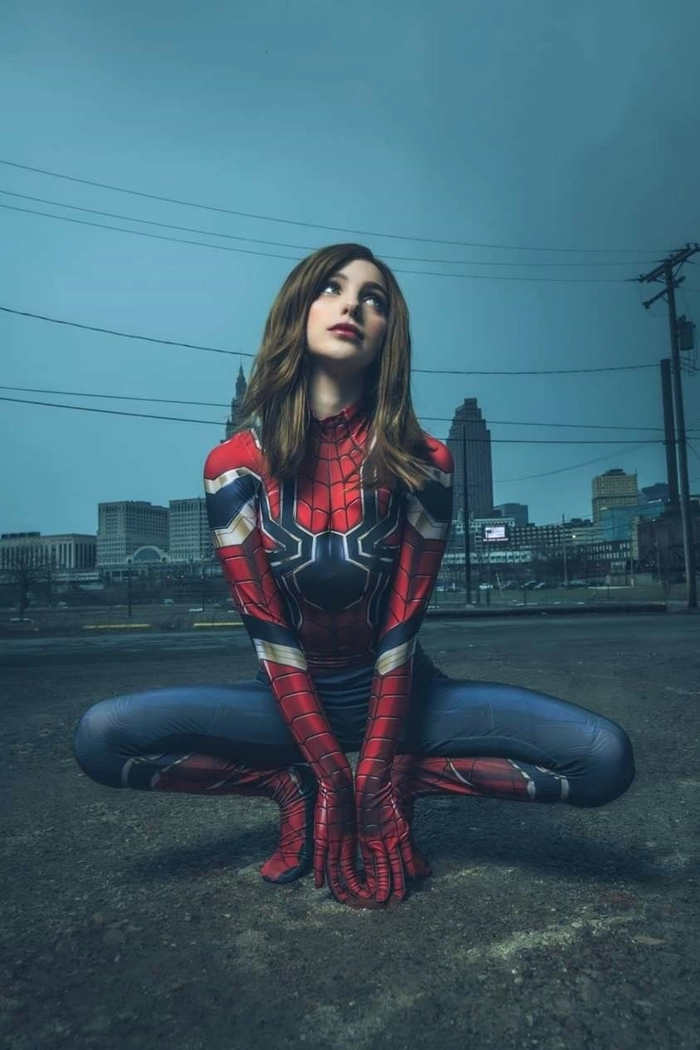 Cosplay người nhện nữ nổi bật thần thái