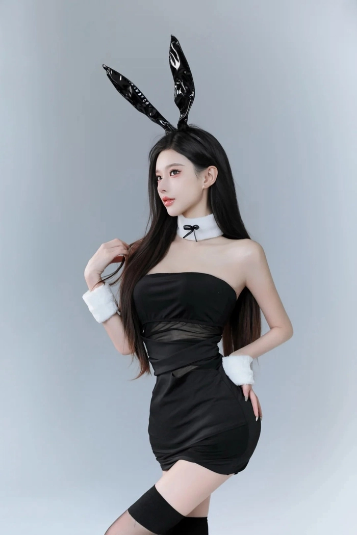 Cosplay thỏ đen cá tính dễ thương