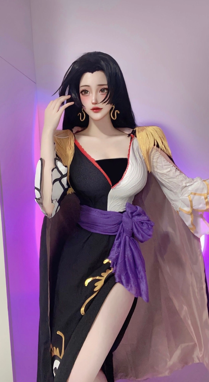 Gái xinh One Piece cosplay tự nhiên