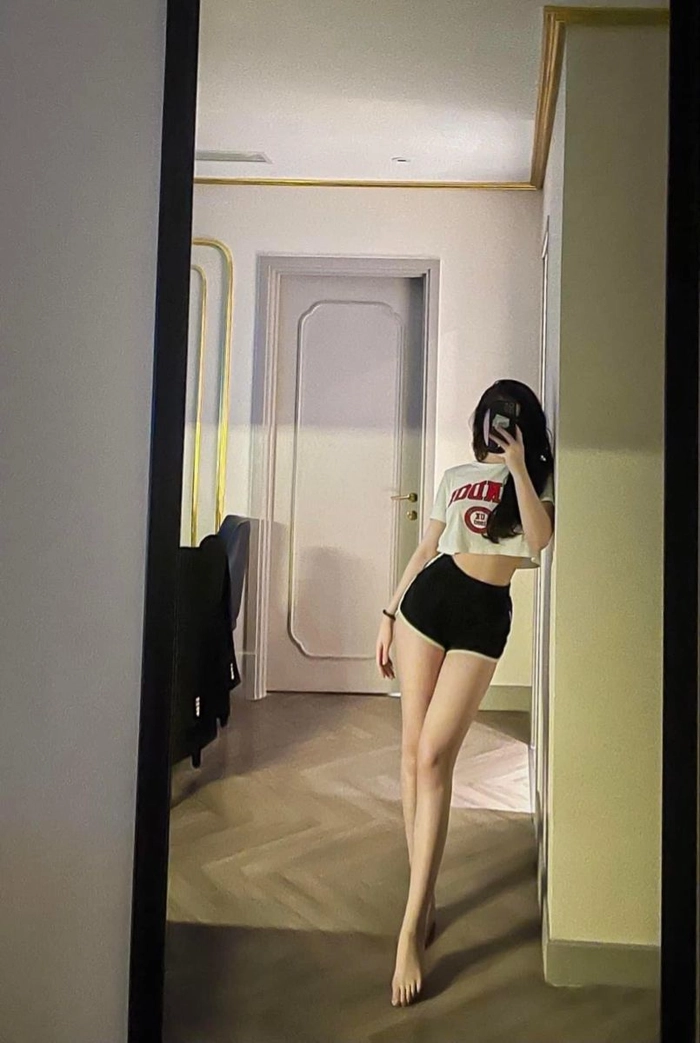 Gái xinh Trung Quốc chân dài với vóc dáng cân đối