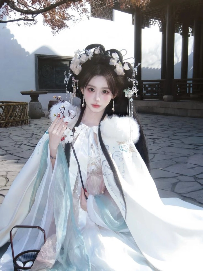Gái xinh Trung Quốc cổ trang mang nét Á Đông