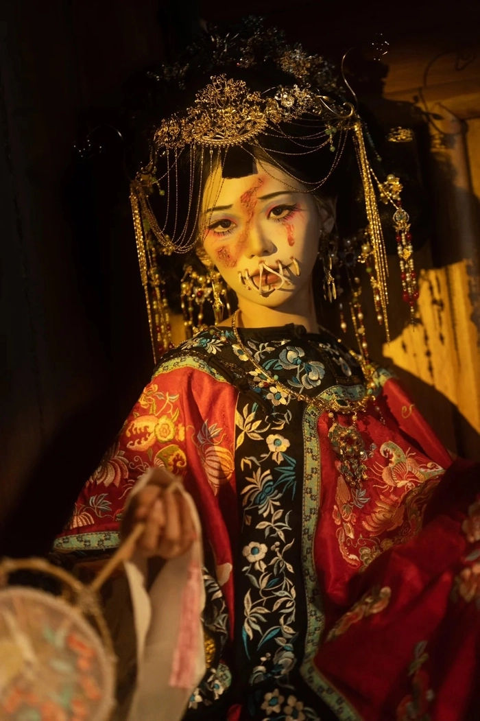 Gái xinh Trung Quốc cosplay ma cổ trang