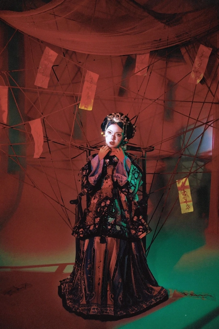 Gái xinh Trung Quốc cosplay ma nữ