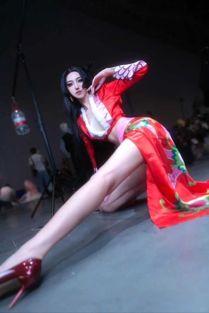 Gái xinh cosplay One Piece thu hút ánh nhìn