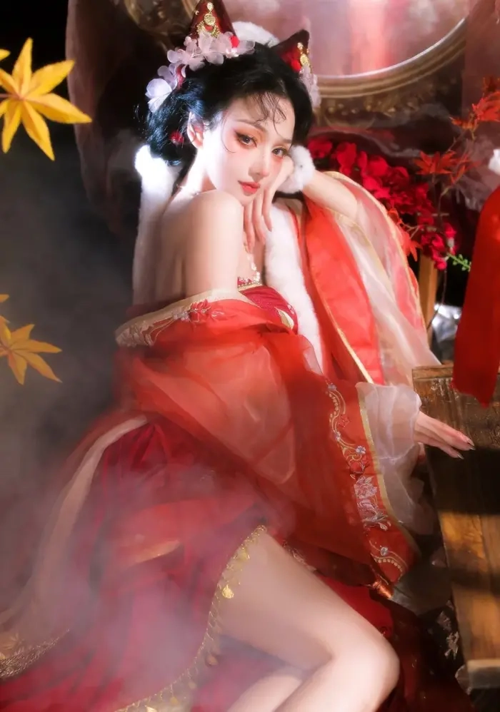 Gái xinh cosplay hồ ly phong cách huyền ảo