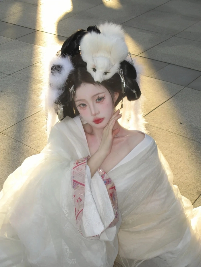 Gái xinh cosplay hồ ly quyến rũ