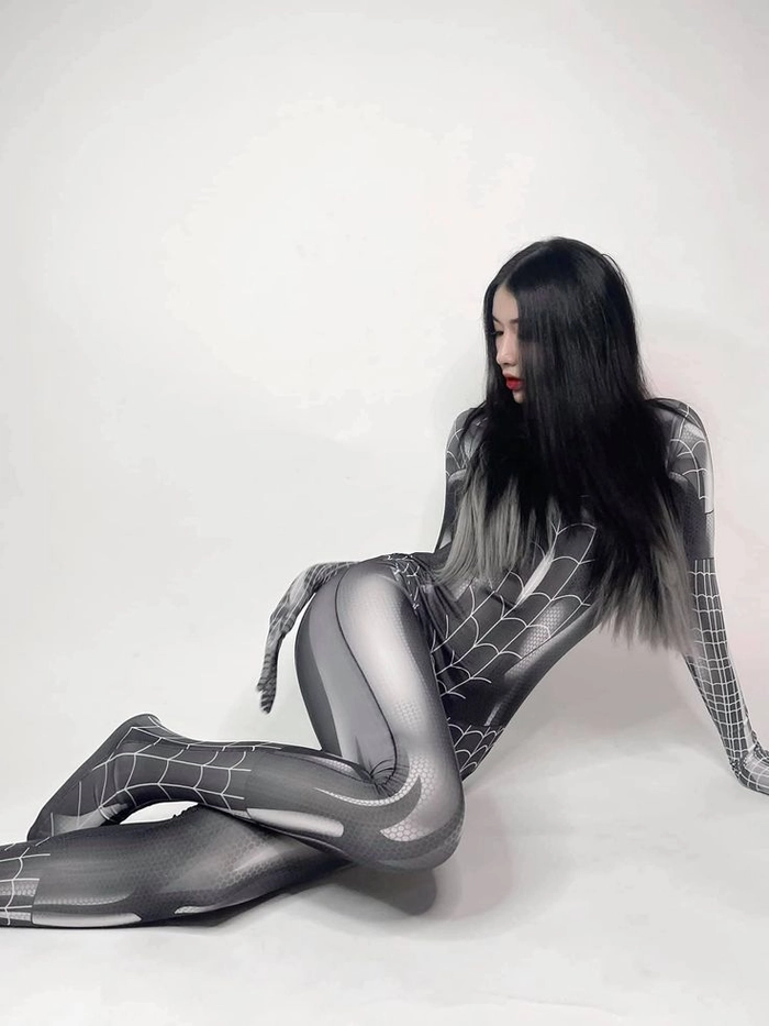Gái xinh cosplay người nhện phong cách trẻ trung