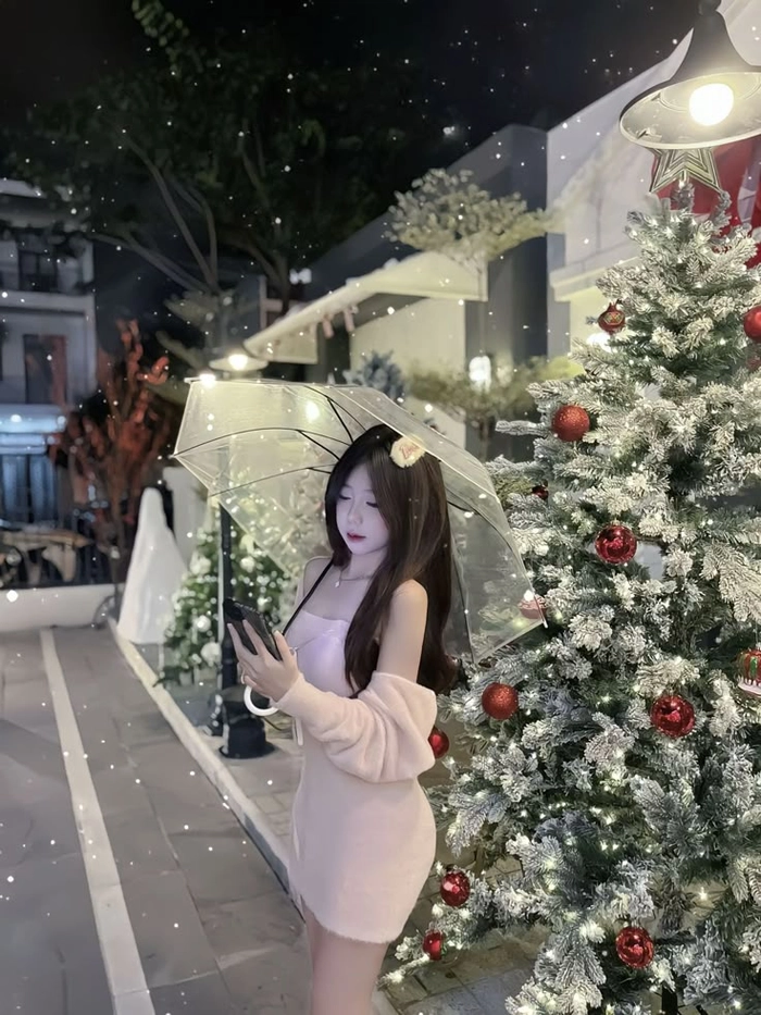 Gái xinh cute mặc váy ngắn trong trẻo