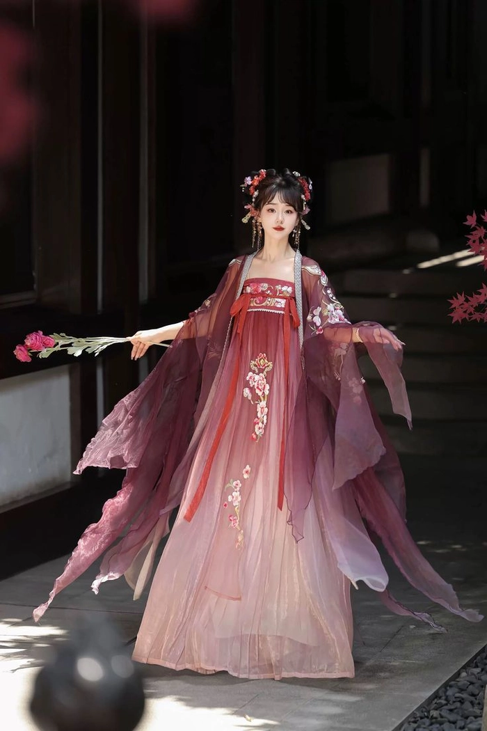 Hình ảnh gái xinh Trung Quốc mặc đồ cổ trang tinh tế