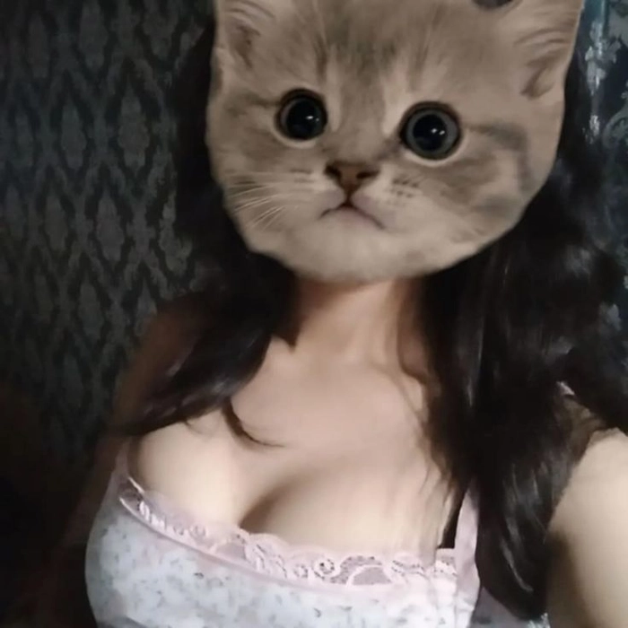 Hình ảnh gái xinh che mặt đáng yêu tự nhiên