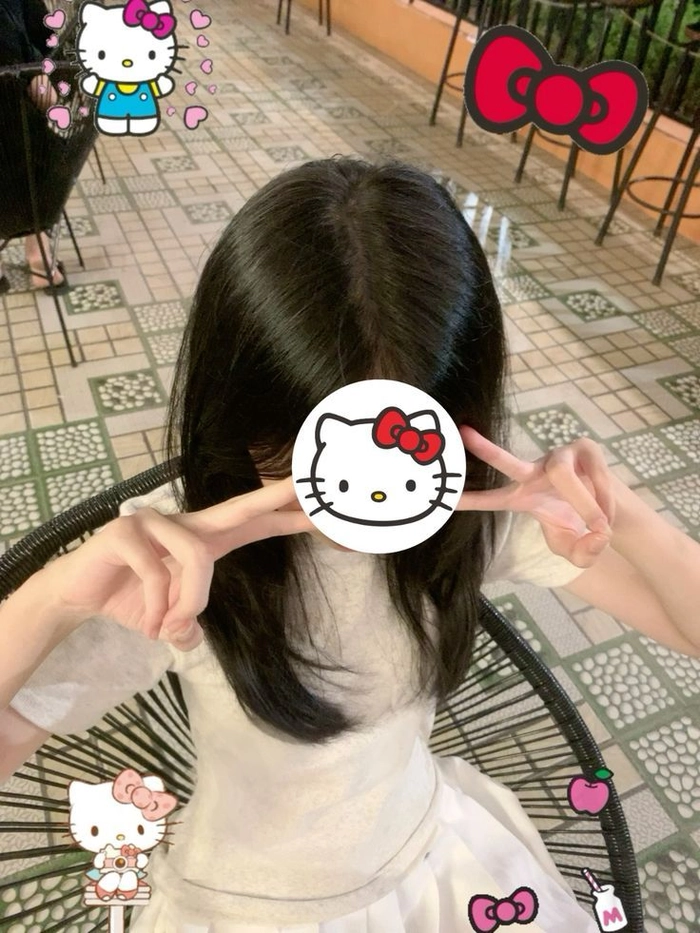 Hình ảnh gái xinh che mặt mang nét e ấp