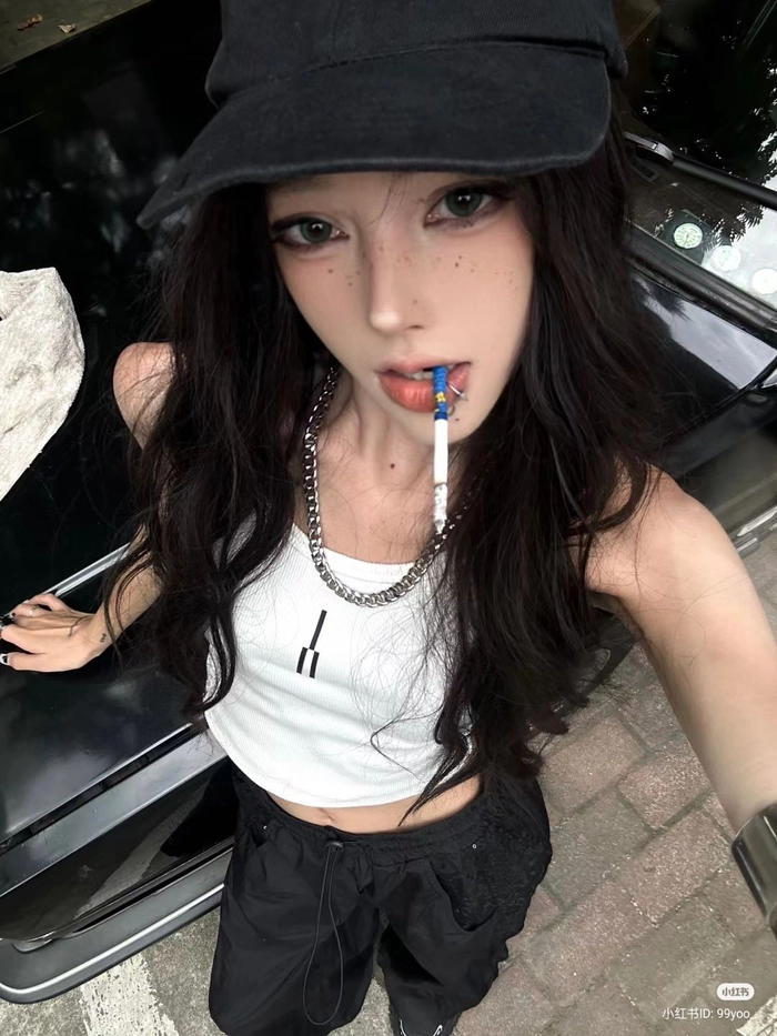 Hình ảnh gái xinh ngầu chất riêng