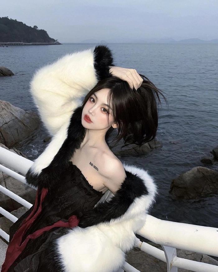 Hình ảnh gái xinh sexy tôn đường nét cơ thể