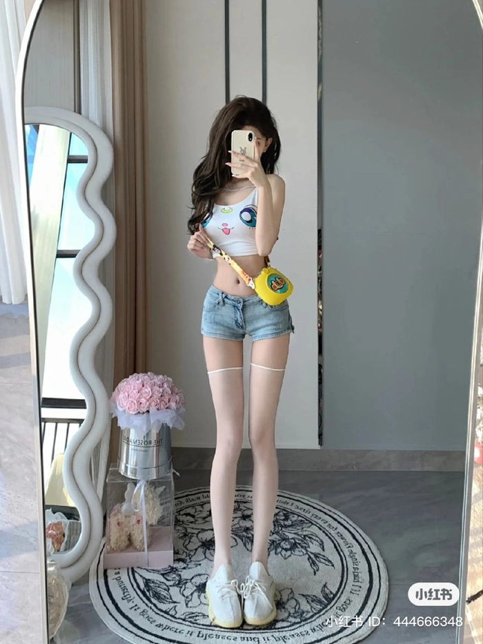 Hình gái chân dài Trung Quốc với vẻ đẹp tự nhiên