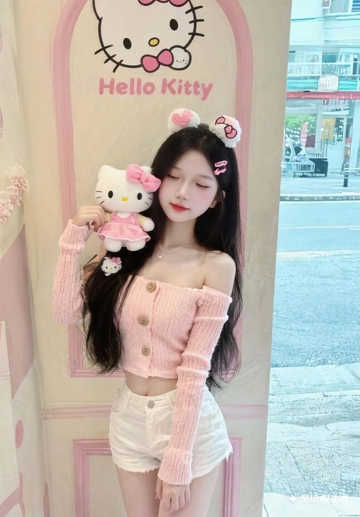 Hình gái xinh mặc pinky phong cách trẻ