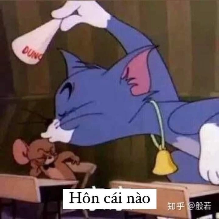 Meme mèo Tom ngơ ngác não đứng hình